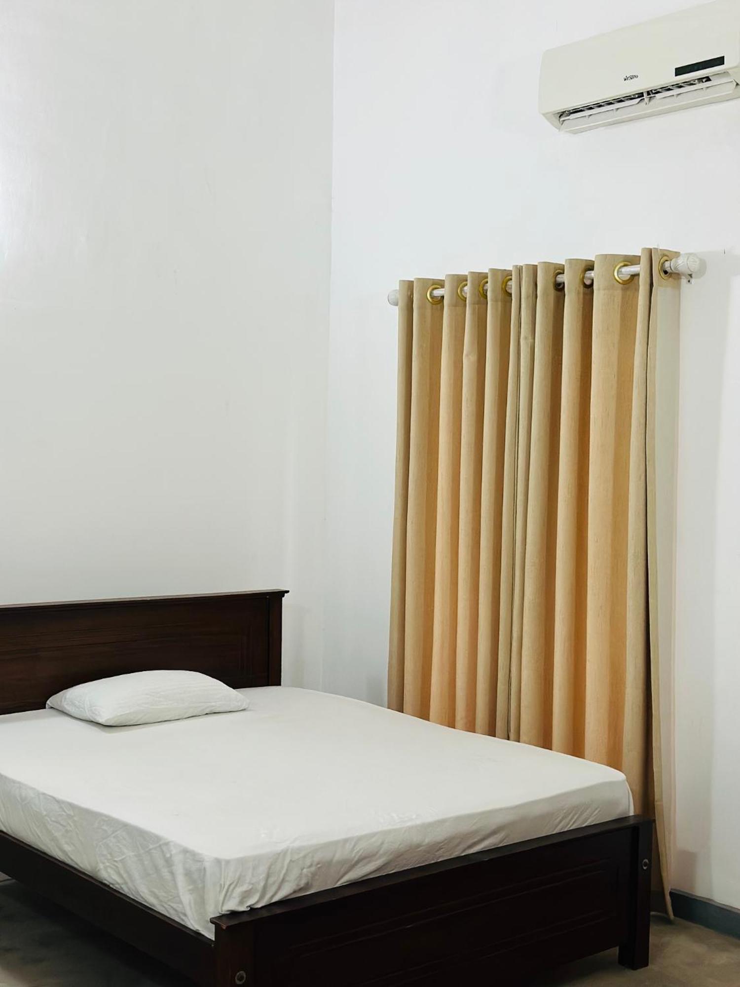Villa 38 Padukka Luaran gambar