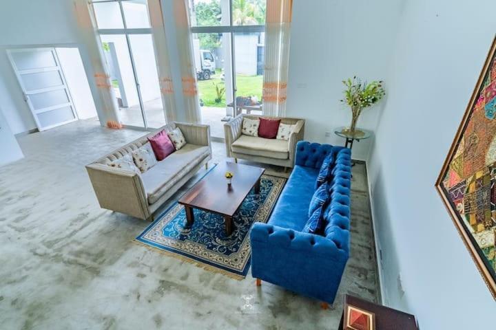 Villa 38 Padukka Luaran gambar