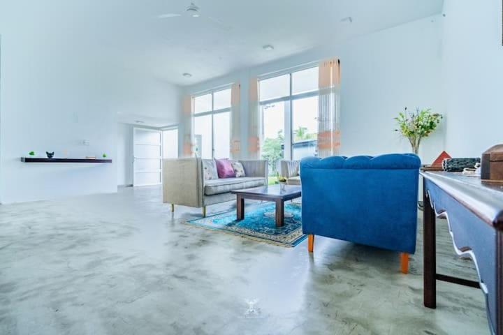 Villa 38 Padukka Luaran gambar