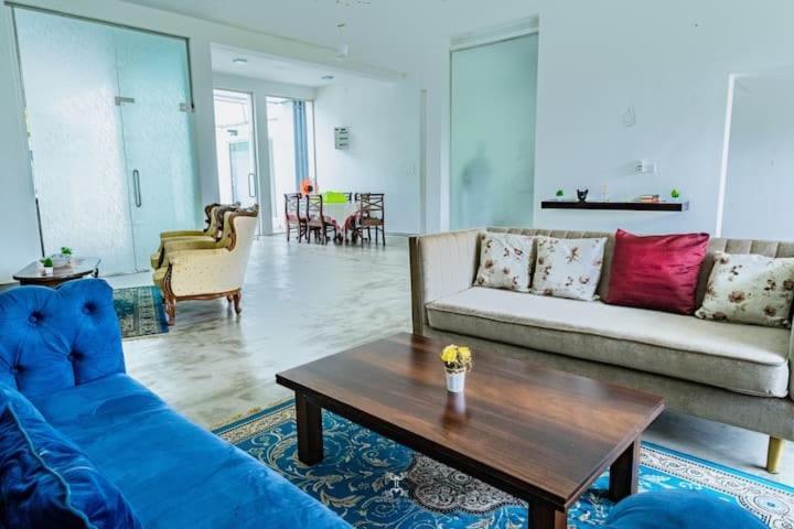 Villa 38 Padukka Luaran gambar